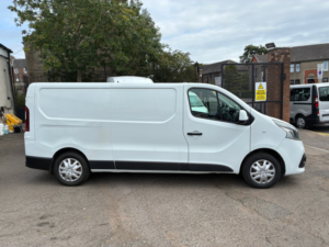 2018 Nissan Nv300 1.6 Dci 1.2t Acenta Panel Van 5dr Diesel Manual L2 H1 Euro 6 (120 Ps) in White — image 2