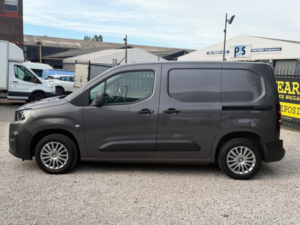 2019 Peugeot Partner 1.6 Bluehdi 650 Professional Standard Panel Van Swb Euro 6 5dr in Grey — image 4