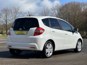 2014 Honda Jazz 1.4 I-Vtec Ex 5dr Auto, White, Petrol + Low Mileage in White — image 3