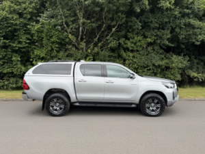2022 Toyota Hilux 2.4 D-4d Icon in Silver — image 2