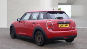 2017 MINI Hatch 1.2 One Auto Euro 6 (s/s) 5dr in Red — image 6