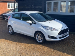 2015 Ford Fiesta 1.25 Zetec Euro 6 5dr in White — image 5
