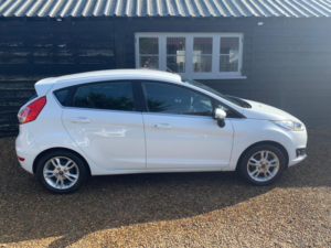2015 Ford Fiesta 1.25 Zetec Euro 6 5dr in White — image 6