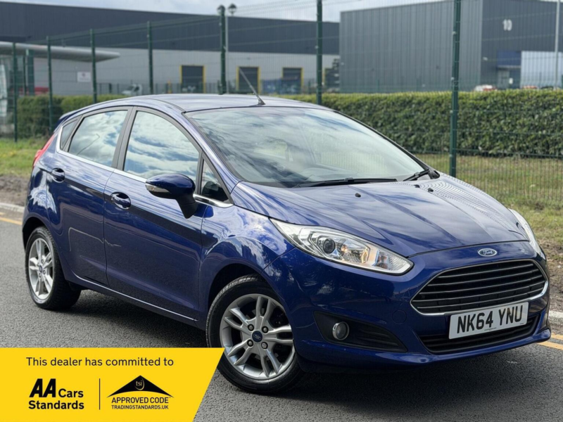 2014 Ford Fiesta 1.25 Zetec Euro 5 5dr in Blue — image 1