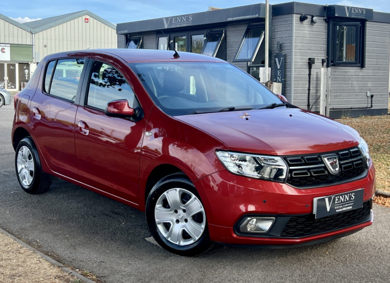 2017 Dacia Sandero 0.9 Laureate Tce 90 in Red — image 1