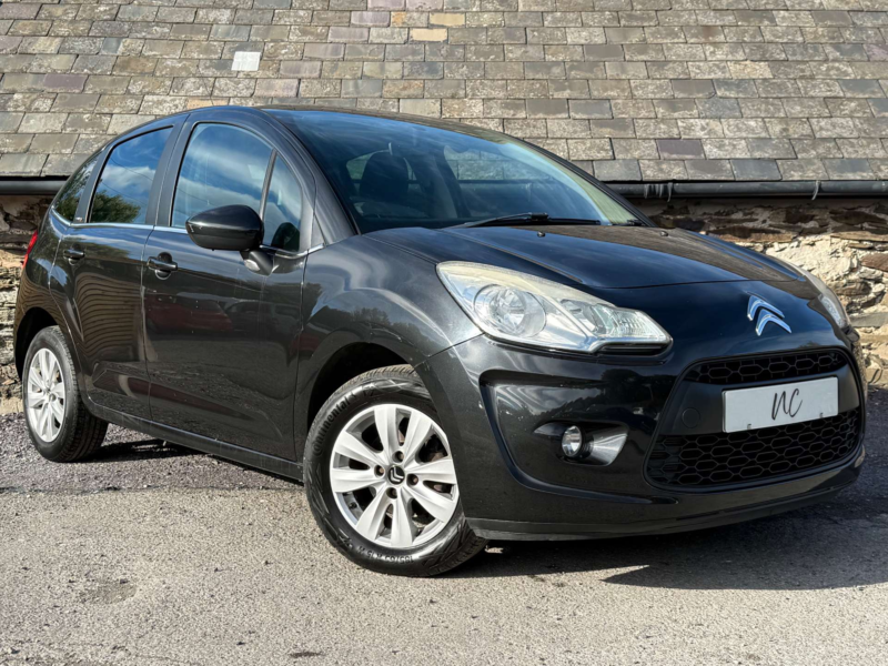 2010 Citroen C3 1.4 C3 Vtr+ Hdi 5dr in Black — image 1