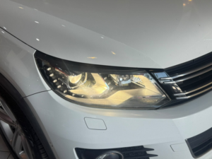 2015 Volkswagen Tiguan 2.0 Tdi Bluemotion Tech R-Line in White — image 3