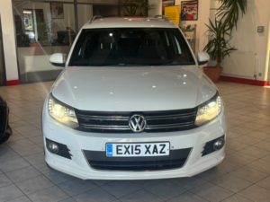 2015 Volkswagen Tiguan 2.0 Tdi Bluemotion Tech R-Line in White — image 4
