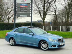 2011 Mercedes-Benz E Class 2.1 E250 Cdi Blueefficiency Sport Tiptronic Euro 5 4dr in Blue — image 3