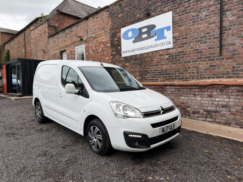 2017 Citroen Berlingo 1.6 Berlingo 850 Enterprise Blue Hdi in White — image 1