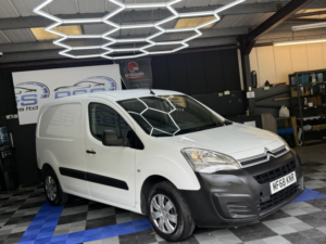 2018 Citroen Berlingo 1.6 Bluehdi 850 Enterprise in White — image 6