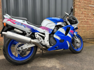 1994 Suzuki Gsxr750 Wn in White — image 2