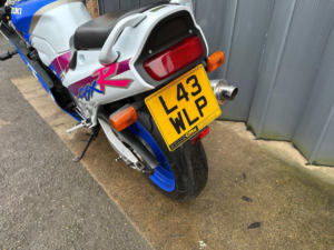 1994 Suzuki Gsxr750 Wn in White — image 6