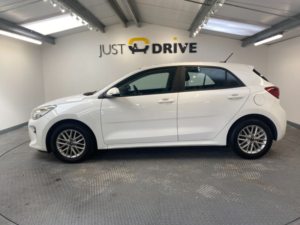 2018 Kia Rio 1.25 2 Hatchback 5dr Petrol Manual Euro 6 (s/s) (83 Bhp) in White — image 2