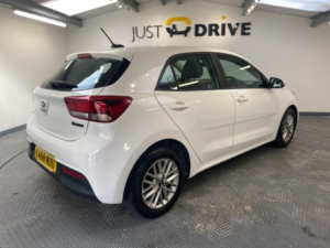 2018 Kia Rio 1.25 2 Hatchback 5dr Petrol Manual Euro 6 (s/s) (83 Bhp) in White — image 5