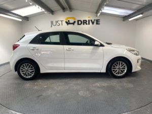 2018 Kia Rio 1.25 2 Hatchback 5dr Petrol Manual Euro 6 (s/s) (83 Bhp) in White — image 6
