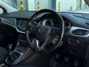 2017 Vauxhall Astra 1.4i Turbo Energy Euro 6 5dr in Red — image 2