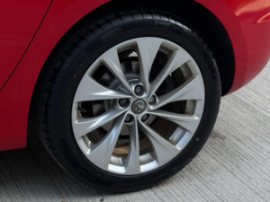 2017 Vauxhall Astra 1.4i Turbo Energy Euro 6 5dr in Red — image 3