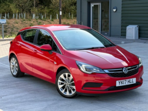 2017 Vauxhall Astra 1.4i Turbo Energy Euro 6 5dr in Red — image 5
