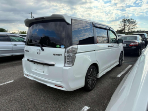 2012 Honda Stepwagon Z Cool Spirit 5dr 8 Seats in White — image 2