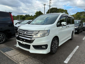 2012 Honda Stepwagon Z Cool Spirit 5dr 8 Seats in White — image 4