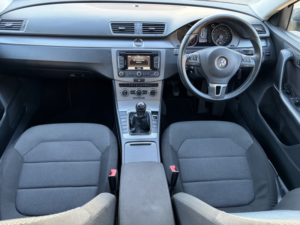 2013 Volkswagen Passat 2.0 Tdi Bluemotion Tech Highline in Grey — image 3