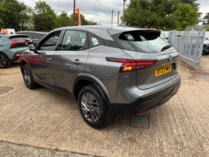 2023 Nissan Qashqai 1.3 Dig-T Mhev Acenta Premium SUV 5dr Petrol Hybrid Xtron Euro 6 (s/s) (158 Ps) in Grey — image 4