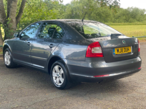 2011 Skoda Octavia 1.6 Mpi Se Euro 5 5dr in Grey — image 4