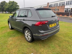 2022 Volkswagen Tiguan 2.0 Tdi Life SUV 5dr Diesel Manual Euro 6 (s/s) (150 Ps) in Grey — image 3