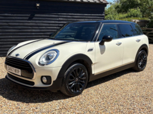 2017 MINI Clubman 2.0 Cooper D Euro 6 (s/s) 6dr in White — image 4