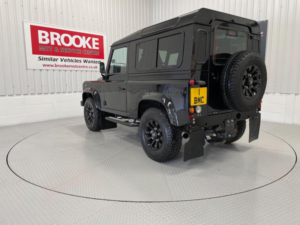 2014 Land Rover Defender 90 2.2 Tdci Xs Station Wagon 4WD Swb Euro 5 3dr in Black — image 3