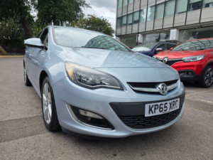 2015 Vauxhall Astra 1.6i Sri Sports Tourer Euro 6 5dr in Silver — image 4
