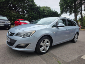 2015 Vauxhall Astra 1.6i Sri Sports Tourer Euro 6 5dr in Silver — image 6