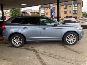 2016 Volvo Xc60 2.4 D4 Se Lux Nav Auto AWD Euro 6 (s/s) 5dr in Blue — image 2