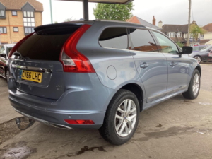 2016 Volvo Xc60 2.4 D4 Se Lux Nav Auto AWD Euro 6 (s/s) 5dr in Blue — image 4