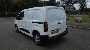 2020 Citroen Berlingo 1.5 Bluehdi 1000 Enterprise M in White — image 5