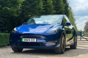 2024 Tesla Model Y (dual Motor) Long Range Auto 4wde 5dr in Blue — image 2