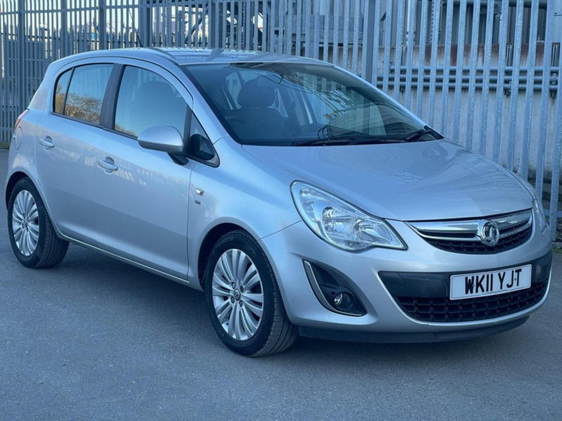 2011 Vauxhall Corsa 1.4 16v Se Auto Euro 5 5dr in Silver — image 1