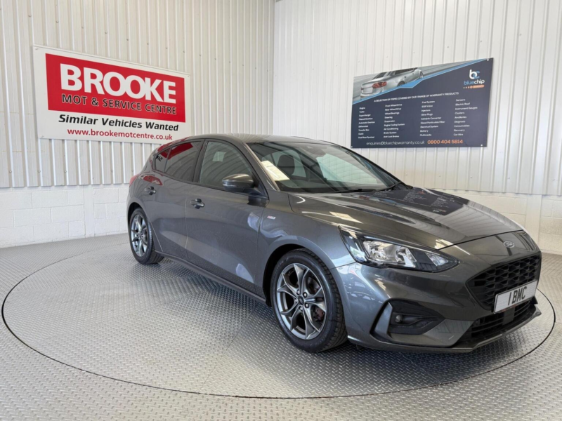 2018 Ford Focus 1.0t Ecoboost St-Line Euro 6 (s/s) 5dr in Grey — image 1
