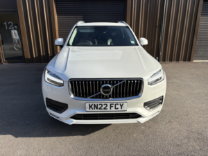 2022 Volvo Xc90 2.0 Momentum B5 AWD (235 Hp) Auto in White — image 2