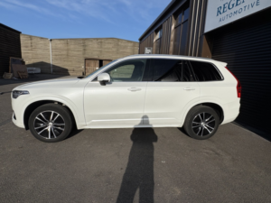 2022 Volvo Xc90 2.0 Momentum B5 AWD (235 Hp) Auto in White — image 4