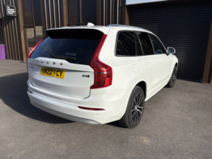 2022 Volvo Xc90 2.0 Momentum B5 AWD (235 Hp) Auto in White — image 6