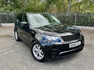 2018 Land Rover Discovery 3.0 Sd V6 S in Black — image 3