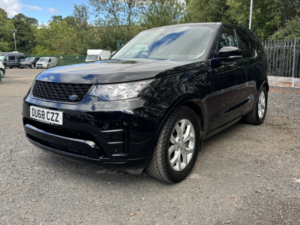 2018 Land Rover Discovery 3.0 Sd V6 S in Black — image 6