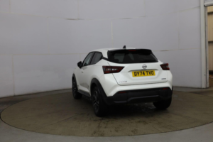 2024 Nissan Juke 1.6 N-Connecta Auto Euro 6 5dr in White — image 5