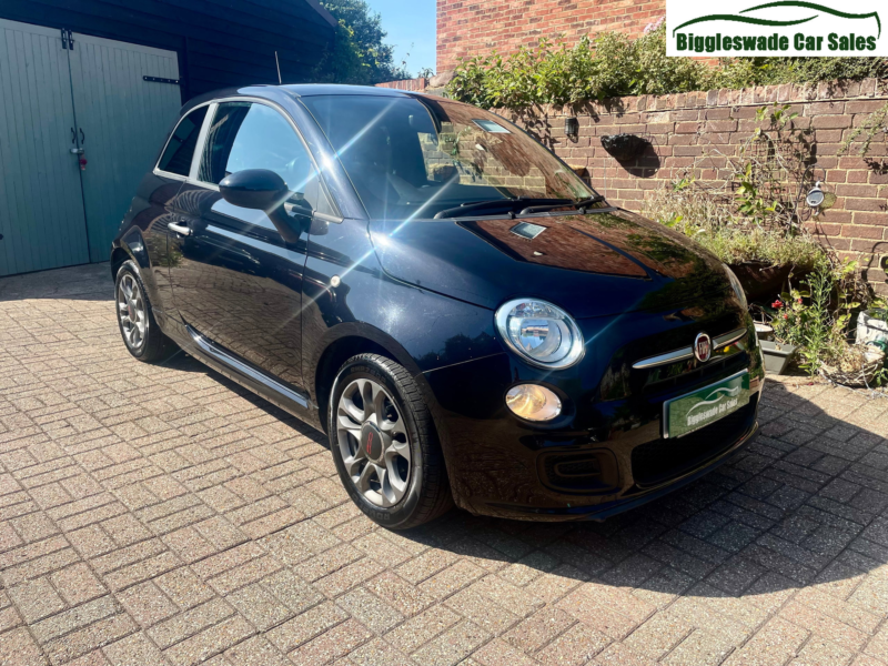 2015 Fiat 500 1.2 S Hatchback 3dr Petrol Dualogic Euro 6 (s/s) (69 Bhp) in Black — image 1