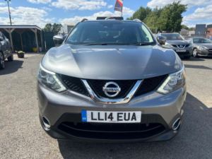 2014 Nissan Qashqai 1.2 Dig-T Tekna 2WD Euro 5 (s/s) 5dr in Grey — image 2