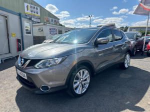 2014 Nissan Qashqai 1.2 Dig-T Tekna 2WD Euro 5 (s/s) 5dr in Grey — image 3