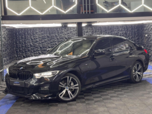 2020 BMW 3 Series 2.0 330e 12kwh M Sport Auto Euro 6 (s/s) 4dr in Black — image 3