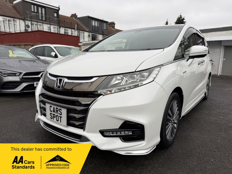 2018 Honda Odyssey 2.0 Hybrid 7 Seats Fresh Import Verified Mile Finance Avb in White — image 1